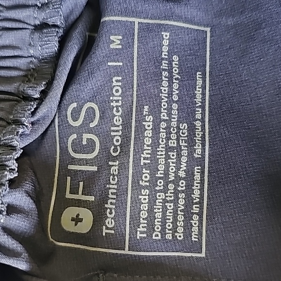 Figs medical pants. Blue size medium. Cargo pockets. Excellent condition. - Picture 8 of 12